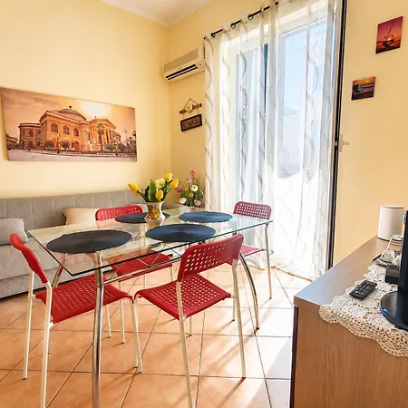 Casa Alessandra - Guesting House דירה *
