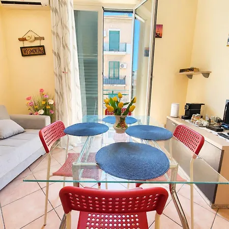 Casa Alessandra - Guesting House דירה *